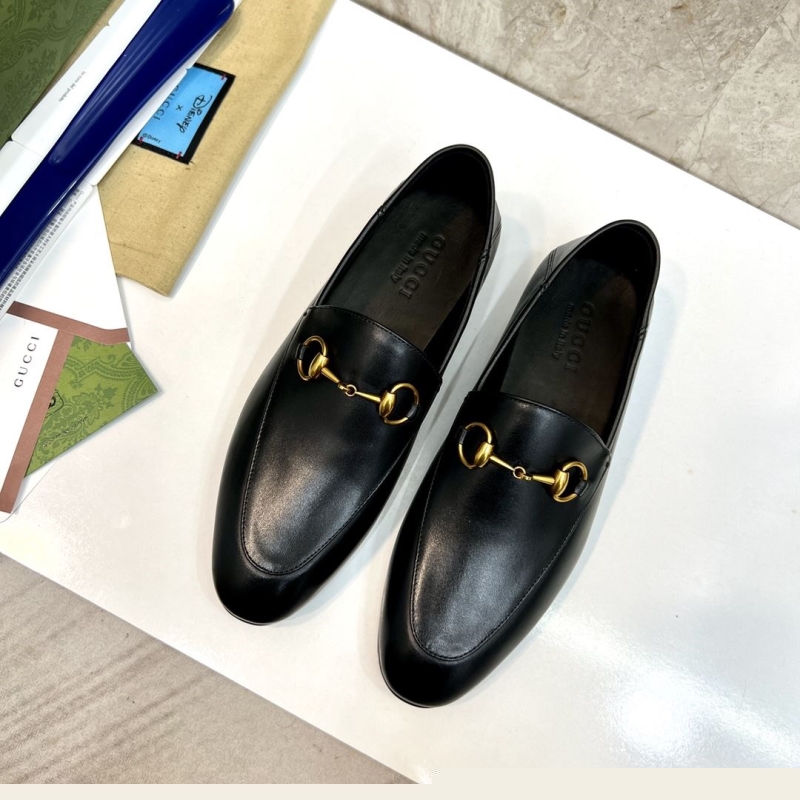 G*u*i leather shoes